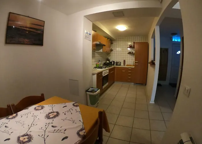 Apartma Dessa 포르토로즈